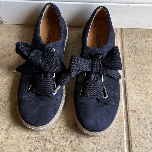 NEW!! Gabor Navy Wide Lace Tennis Shoes | Size 4 1/2 - Picture 8 of 12